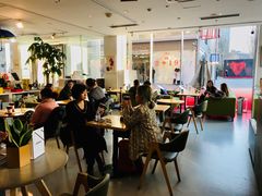 大堂-今日艺术汇书店