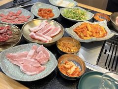 -臻牛烤肉