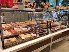 面包甜点陈列柜-巴黎贝甜(常德路店)