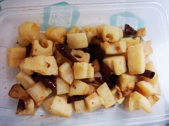 酸辣藕丁-姚姚酸菜鱼·金戈戈香港豉油鸡(喜荟城联名店)