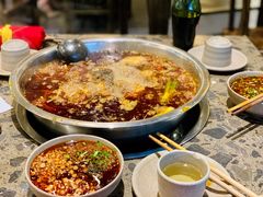 -肖肖酸萝卜鱼火锅(总店)
