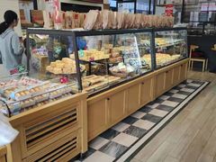面包甜点陈列柜-味多美(民星路店)