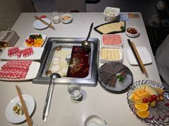 -海底捞火锅鲜切牛肉主题店(长寿路店)