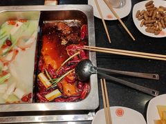 -百年川椒重庆老火锅(光谷店)