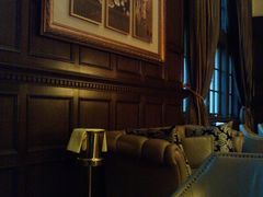 墙上的画-LONG BAR 廊吧(外滩华尔道夫酒店)