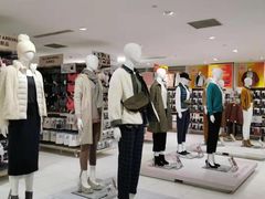 -优衣库(上海正大广场店)