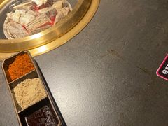 -铭牛烧肉·和牛海鲜自助(高新月牙湖店)