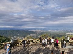 -鬼笑石后山停车场