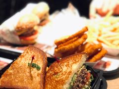-The Habit Burger Grill 哈比特汉堡(复兴soho店)