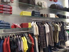 -西沃古尔·拉姆古兰爵士国际机场