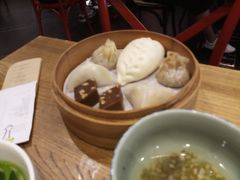 -新梅华·茶点餐厅(欧尚店)