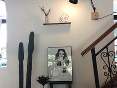-彳亍咖啡·这里(水湾路店)