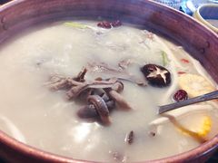 -三人行骨头王火锅(长寿店)