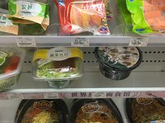 -全家便利店(上海南站站店)