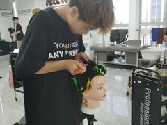 -首脑美容美发化妆美甲培训学校(长沙校区)