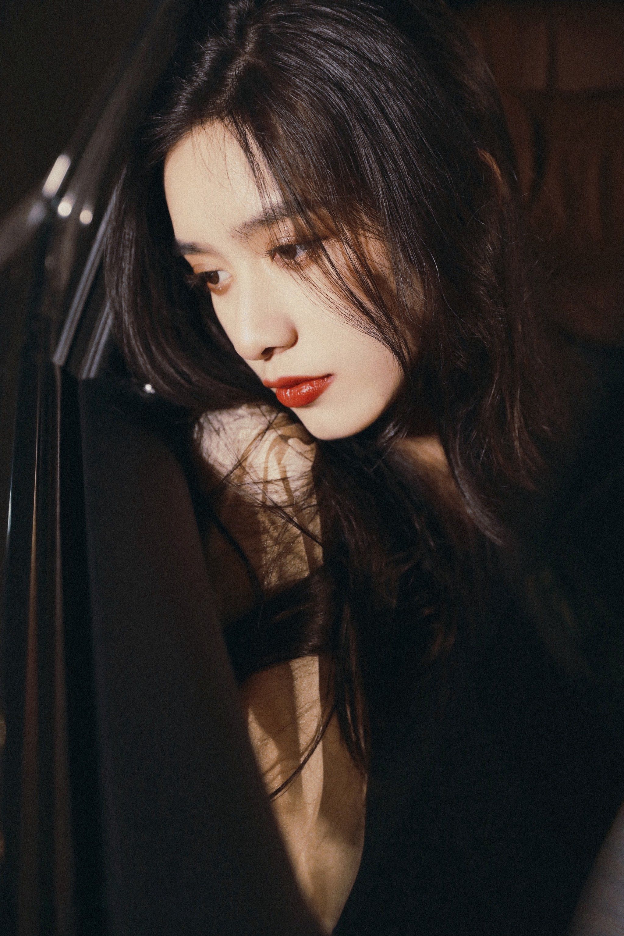 不错
用镜头记录2字开头的最后一个月#女明星 #客片分享 #氛围写真