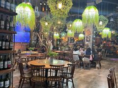 -临界音乐酒馆·小龙虾·江湖菜(华熙LIVE·鱼洞店)