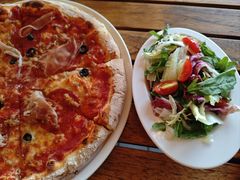 -城市大道红炉披萨烘焙坊