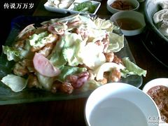 巨多的鸡块色拉-郑阿姨的家·이모네·韩料&烤肉(武川路店)