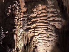 -波斯托伊纳溶洞