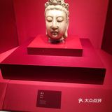 苏州博物馆馆身以灰白两色为主