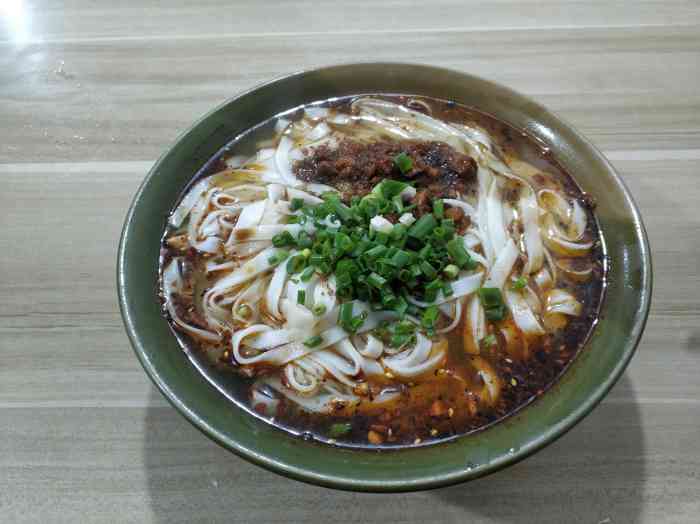 打分 老家赶水的…… 这家味道还是可以,米粉稍微有点耙了,总的来说