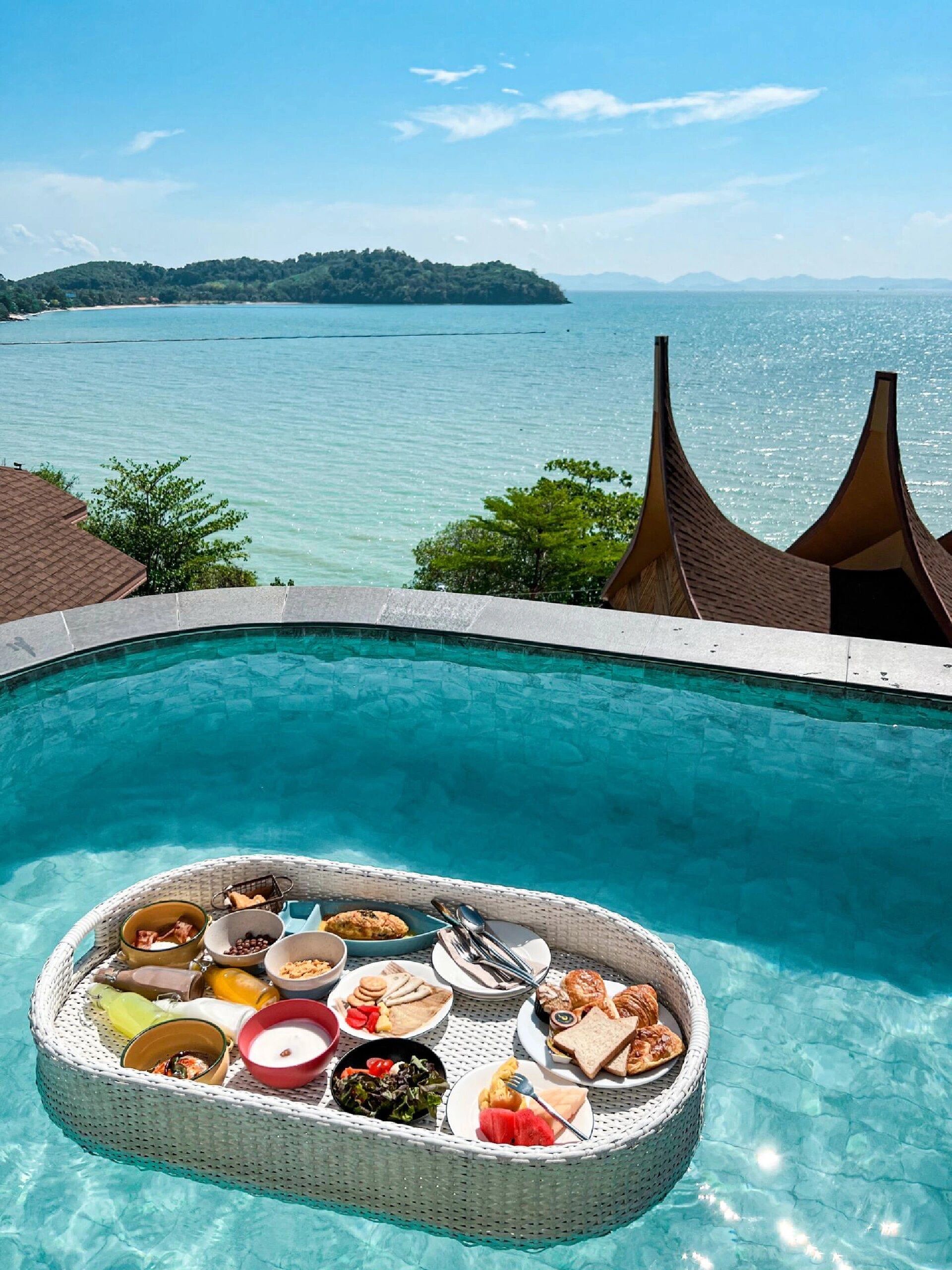 在主城区🗺️同学聚会🧑‍🎓不想退房可好看了‼️