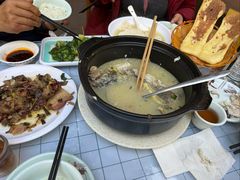 -土砂锅生态山庄·非遗砂锅雅鱼