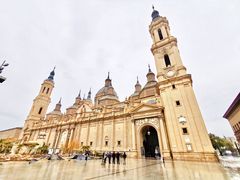 -皮拉尔圣母圣殿主教座堂