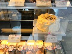 -红宝石·鲜奶小方·海派西点房(南丹店)