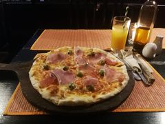 -Trattoria Altrove