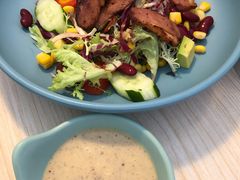 烟熏A级鸭胸配牛油果彩豆沙拉-天空花园餐吧·生日·团建(南山店)