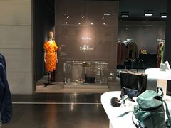 -Acne Studios(芮欧百货店)