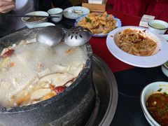 -南渝食府.墨脱石锅松茸鸡