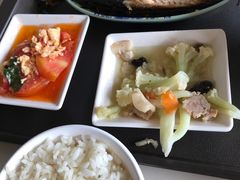 -临港服务区·停车场