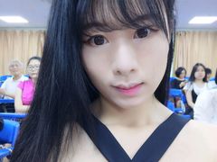 -4iNLOOK美瞳店(龙之梦购物中心虹口店)