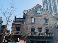 -川渝窈妹纸包鱼·齐齐哈尔烤肉