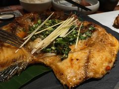 香茅草烤罗非鱼-云海肴·汽锅鸡·云南菜(天津国金汇店)