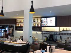 -Chom Cafe and Restaurant
