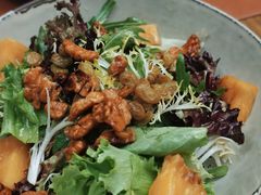 烤菠萝色拉-Golden Lily河内巴黎法越料理餐厅(建国西路店)