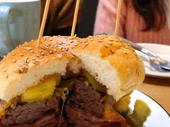 27&nbsp;牛肉汉堡-HELLO 27 意面·沙拉·帕尼尼