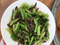 芹菜牛肉-梦柳布依风情小镇的民宿(大七孔景区店)