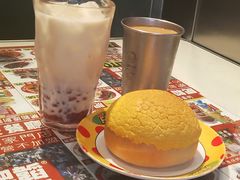 菠萝包配港式鸳鸯奶茶-肥韬香港茶餐厅(上海首店)