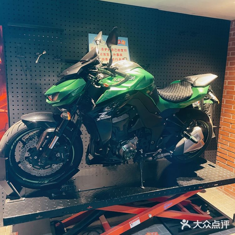 安吉必吃土家菜,没想到去了一家网红打卡店,还是多元化风格