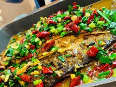 湖南腊鲢鱼-有红鸡毛店·川菜(建设路店)