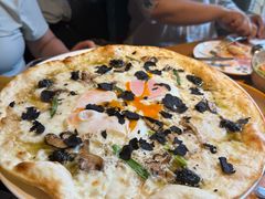 黑松露牛肝菌蘑菇披萨-JINNS锦时 steak&pizza(浸信会礼拜堂旧址店)