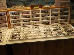 -MiRi眼镜连锁·蔡司·尼康控优点合作店(莘庄店)