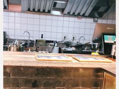 -呷佬·长沙手工米粉(金沙江路店)