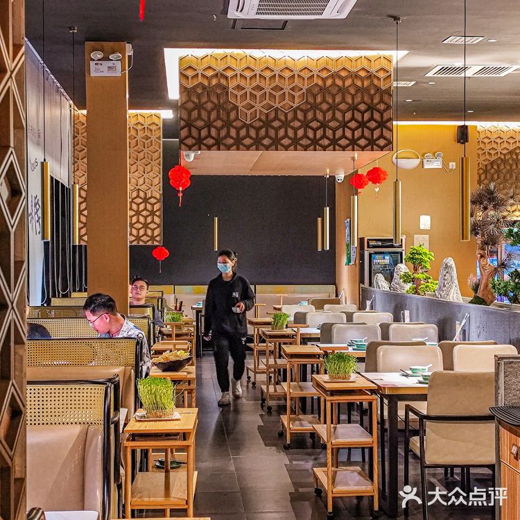 猪肚鸡烫野菜！汤底都被男朋友喝光了！