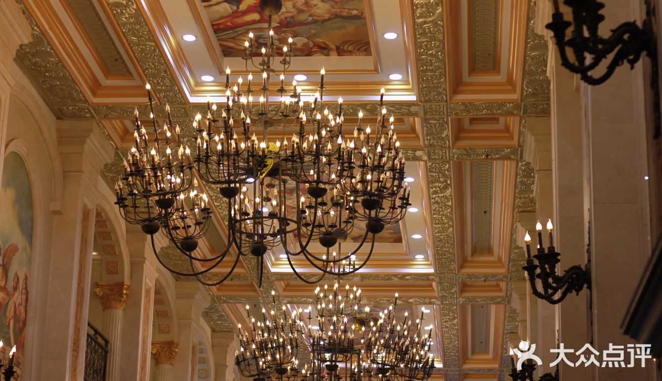 亮如白昼，异域风情浓郁～武汉必去景点之一 值得打卡️